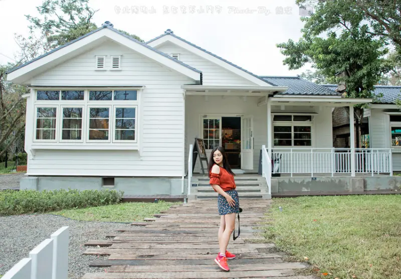 【陽明山星巴克】草山門市營業時間 公車交通資訊 優惠限定陽明山國家公園 美軍宿舍野餐 美式鄉村風STARBUCKS文化大學