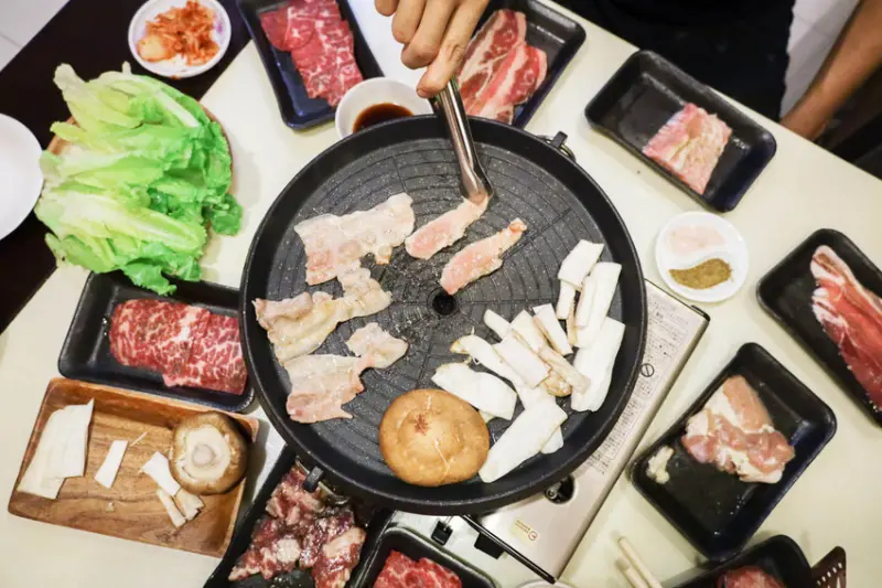 【宅配在家烤！32盎司雙人燒肉】火山岩燒肉，安心防疫免出門，在家吃美食，多達9樣肉品超滿足