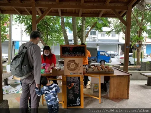 【花蓮】花蓮必吃甜點~「玉里莉姆姆的歌」小米甜甜圈(鳳林公園蝸牛市集)