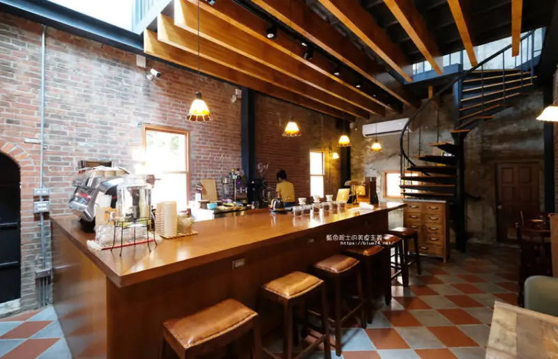 彰化鹿港│凡咖啡-鹿港巷弄百年老屋與咖啡相遇 - 藍色起士的美食主義
