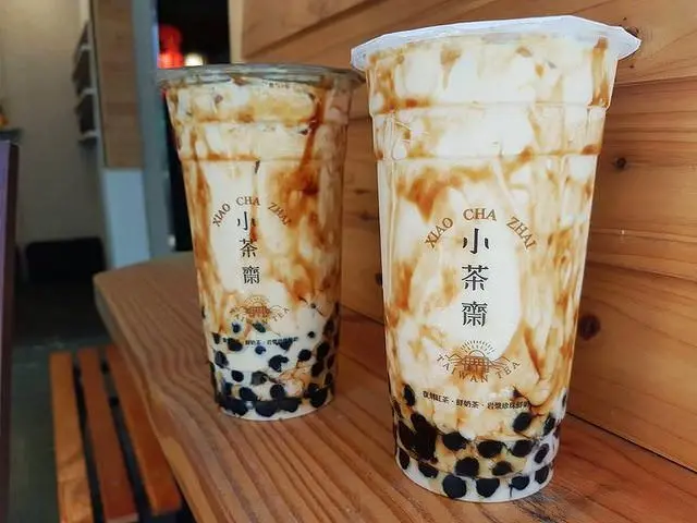 [高雄飲料] 小茶齋 高雄三多店-台中逢甲人氣岩漿珍珠鮮奶 /高雄黑糖飲料