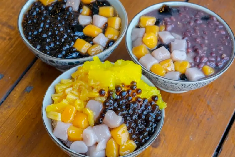 員林美食 樂曼尼豆花冰品｜員林超高CP值冰品！ 滿出來的任選四種料 粉粿、芋圓、珍珠、鳳梨 · 算命的說我很愛吃