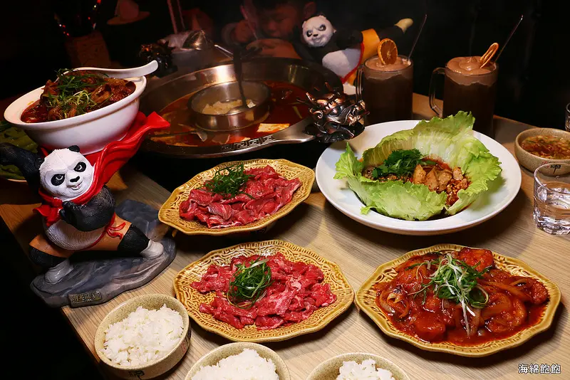 內湖/東湖美食『四川龍府』四川料理，麻辣鴛鴦鍋，酸菜白肉鍋，白飯吃到飽，溫體牛買一送一，巧克力紅茶奶蓋買一送一，菜單價位(捷運葫州站)