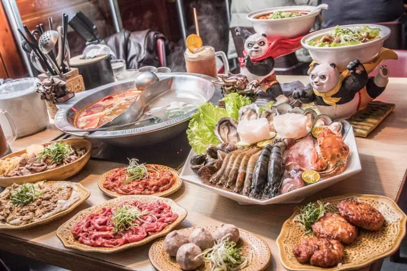 [台北內湖]台北麻辣火鍋推薦，四川料理、麻辣火鍋一網打盡！給您最道地的四川味～四川龍府 - 大手牽小手。玩樂趣