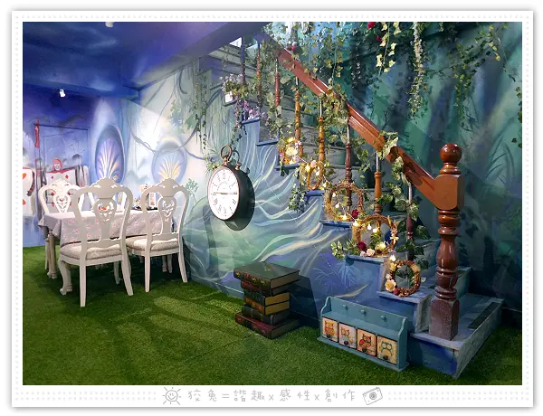 [台南食記] 森林饗宴~愛麗絲主題餐廳！台南下午茶推薦！漂亮餐桌、高檔餐具、精緻餐點！網美必訪！每個角落都超好拍！