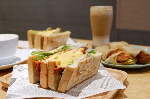 台北・小巨蛋｜MorningGo Brunch・新開幕，巷弄裡的用心美味早午餐！創新口味三明治、粉漿蛋餅。早安，走吧！去吃早餐｜小巨蛋周邊美食、小巨蛋美食、巷弄美食
