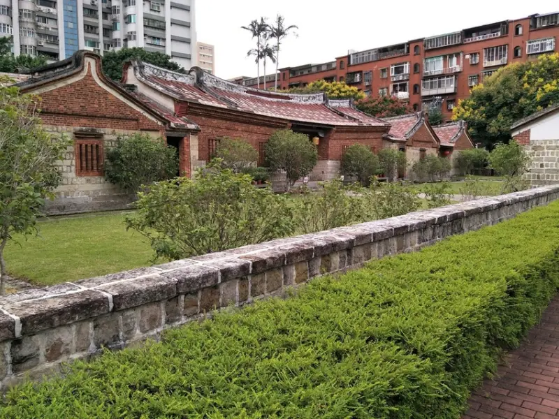 "蘆洲美食推薦"美味子家庭和風料理 日式創意美味遊蕩在舌尖的意猶未盡~~鹽麴豚五花 /1855骰子牛肋蘆筍杏包菇 /火焰鮭魚加州捲