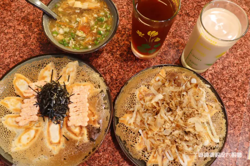 新竹城隍廟美食！做食豔脆皮煎餃貳店 - ㄚ綾綾單眼皮大眼睛