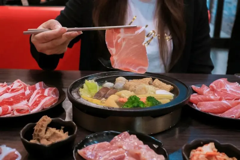 【竹北火鍋吃到飽】鮮稻精緻鍋物：肉食控、海鮮控全都照過來，今天一次讓你吃個夠。
