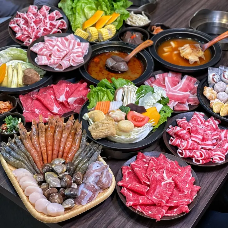 新竹竹北在地人推薦的火鍋吃到飽「鮮稻精緻鍋物」，採一人一鍋的方式，也有套餐可以選擇！ - 阿華田的美食日記