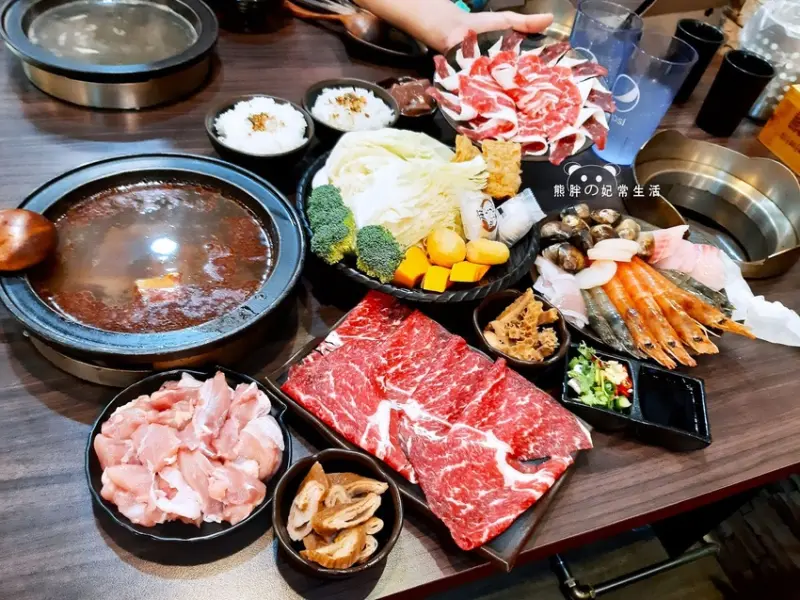 【新竹竹北】鮮稻精緻鍋物，竹北火鍋吃到飽推薦，多種品項選擇，肉品、海鮮雙人海陸全饗吃到飽，湯鮮味濃，CP值超高