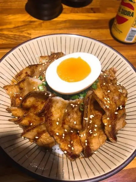 【桃園美食】十分鐘讓你吃超飽美味丼飯。
