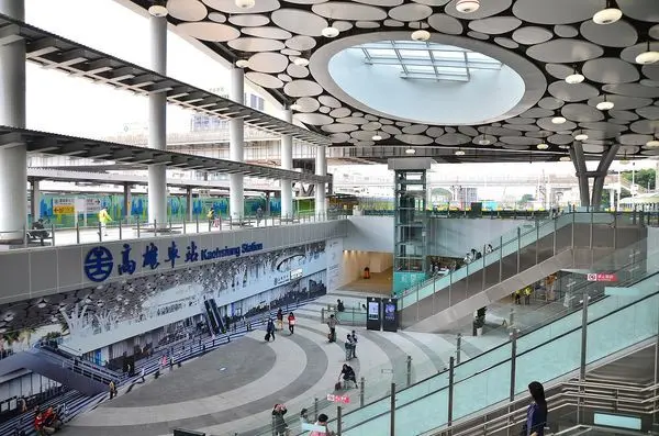 【高雄景點】『高雄車站』R11新高雄車站，美麗新視野，拍照打卡熱點。