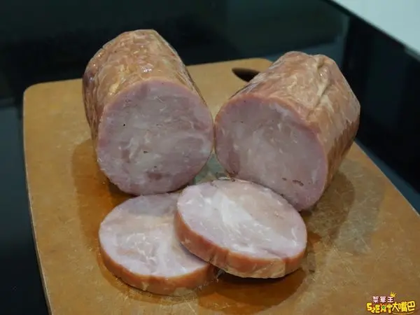 花蓮市美食伴手禮手工火腿》郭火腿菜單價位大公開！花蓮香傳數十年的傳奇手工火腿～推薦煙燻火腿。