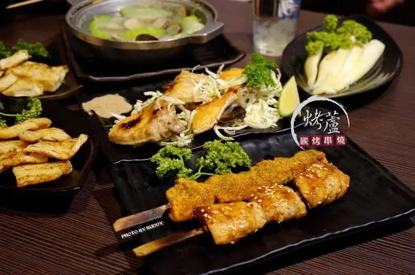 【新北美食】烤蘆碳烤串燒 夜貓子們巷弄美食新去處 / 蘆洲炭烤 / 串燒 / 居酒屋