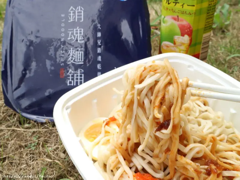 不用排隊，在超商也可以吃到「大師兄銷魂麵鋪」！限量20萬碗，很多店已售空！