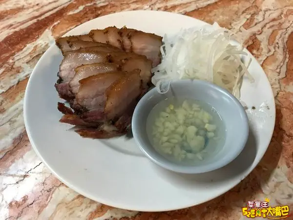 花蓮壽豐鯉魚潭美食景觀餐廳》花蓮鯉魚潭樹屋菜單價位大公開！不容錯過的道地原住民風味餐～推薦桶仔雞、山蘇月亮餅、炭烤魚。