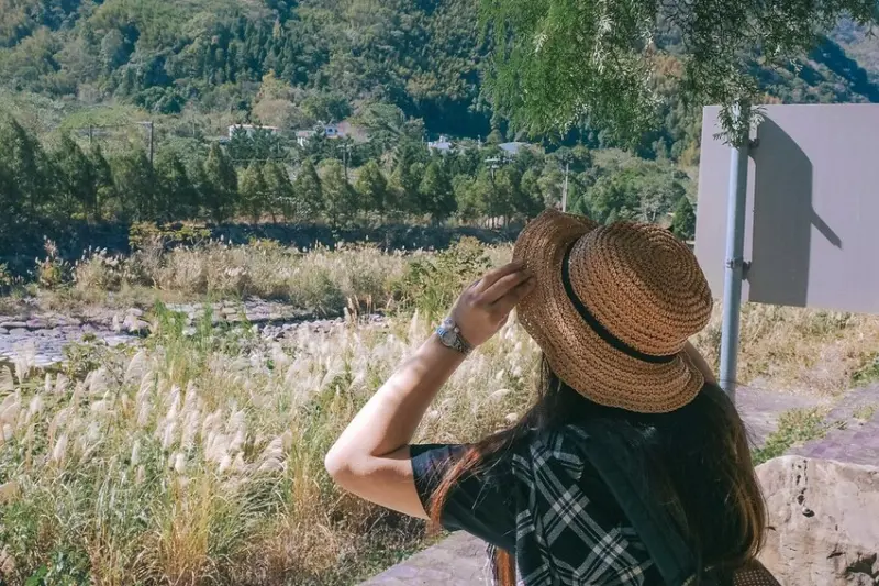 【新竹景點】青蛙石天空步道：遁入萌蛙的世界，在玻璃彩虹步道敲醒幸福的鐘聲。