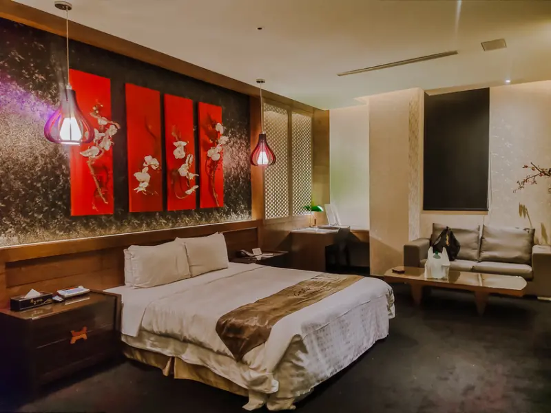 台中|住宿|南屯精品旅館·1200元入住30平的SPA浴缸雙人套房