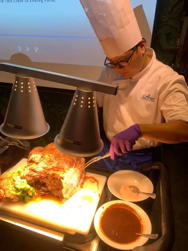 [廣宣]訂位包場快訂位安格斯餐酒館!小酒館也可以享受到六星級大飯店現切豪華牛排的滿漢大餐