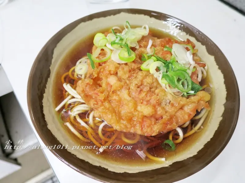 飛鳥山下，JR 王子站 / キヨスク王子そば店 / 老人家好手藝，站著嚐鮮好有趣!!              