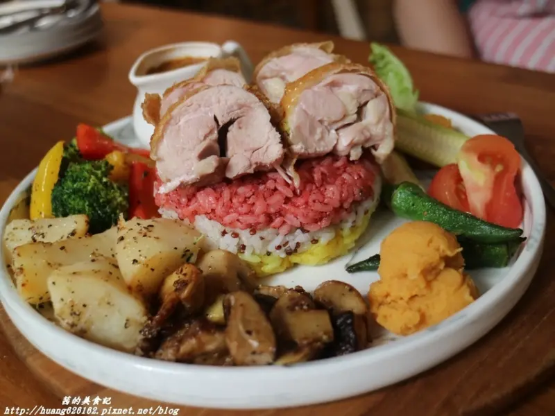 ​【台北大安區】不可不吃的ㄉㄨㄞ.ㄉㄨㄞ舒芙蕾厚鬆餅 『​成真咖啡-永康店』熔岩焦香布蕾/彩虹飯 朝日田園雞肉捲/日式蒲燒鰻薄餅/不限用餐時間/不收服務費/捷運東門站