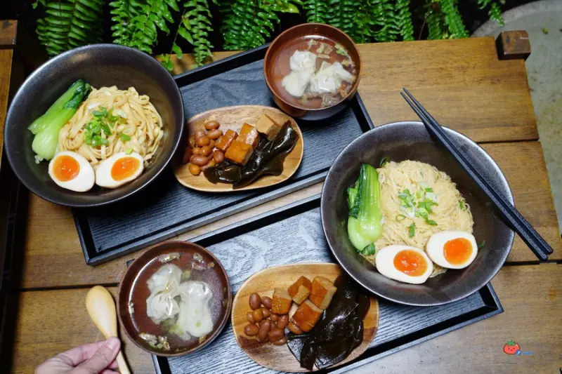 【大稻埕茶館推薦】隱匿馬路旁老建築 品茶吃甜點 桃花源緣 靜瑟的美好 古早味麻油麵線！午餐優惠 不限時美食 非咖啡廳 