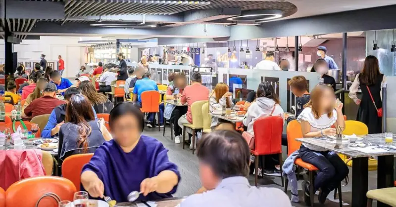 台中自助百匯吃到飽，上百道中式、法式與日式料理好澎派，還有限定咖哩龍蝦請你吃！