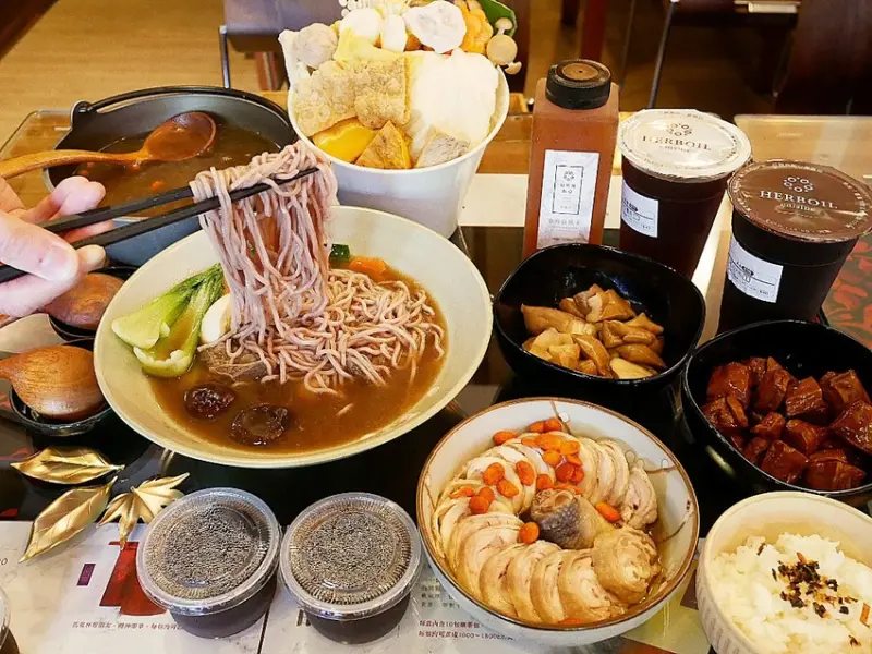 嘉義藥膳火鍋、簡餐，特色風味餐好好吃，入內用餐還招待養生茶-好寶寶點心藥膳坊             