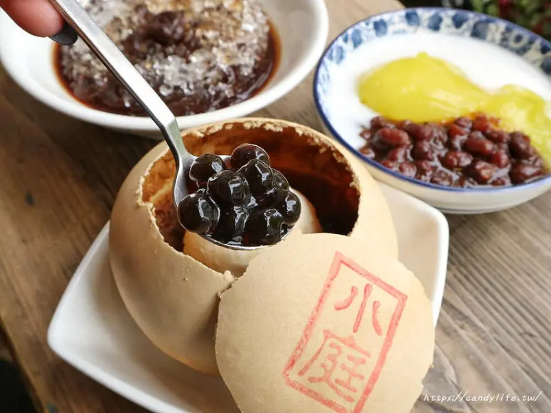 小庭找茶│隱身在市場中的古早味甜點，凸餅冰淇淋、粉粿杏仁茶、梅煎茶，夏日冰品推薦～