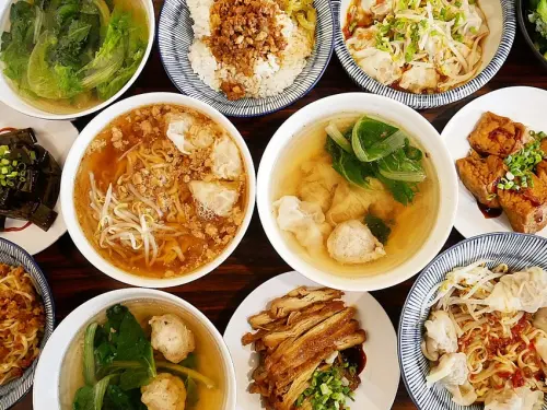 拌麵1990-台中霧峰平價麵食館  鄰近朝陽大學宿舍  學生覓食超方便  銅板價就能填飽肚子              