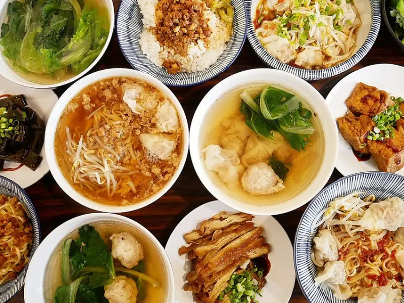 拌麵1990-台中霧峰平價麵食館  鄰近朝陽大學宿舍  學生覓食超方便  銅板價就能填飽肚子              