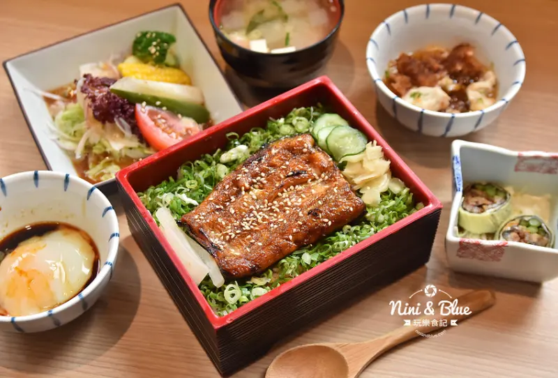 台中太平鰻魚專賣店本鰻魚料理屋，也有丼飯、生魚片、串燒，附菜單