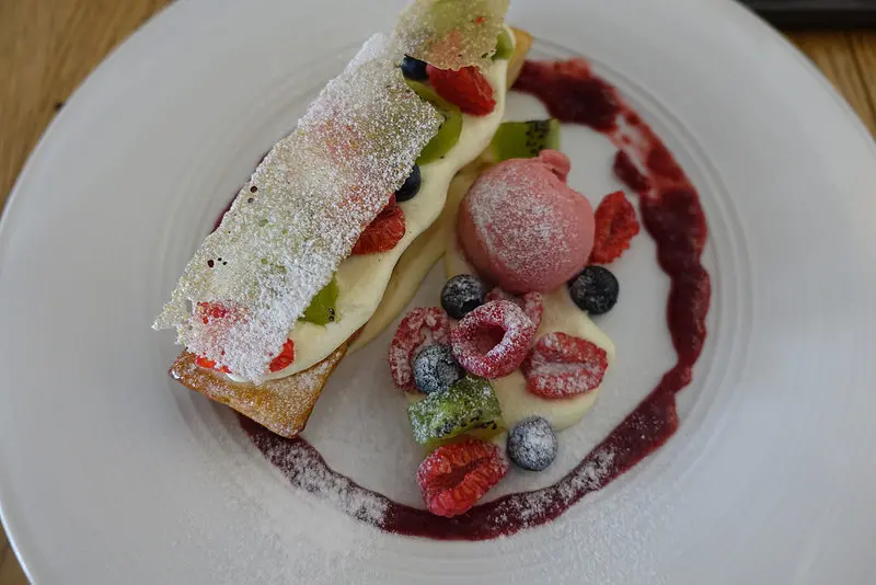 (胖樺食記)台北市推薦法式甜點屋”SEASON Artisan Pâtissier”/隱身大直民宅下午茶早午餐好去處/草莓千層派/東區仁愛圓環旗艦店