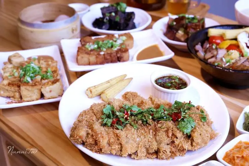 員林王爺到。深夜食堂！員林新派茶館,吃飯也能翻王爺令牌 - Nana愛旅行札記