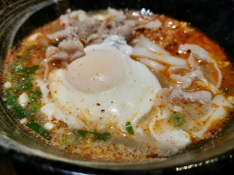 【台灣，桃園市，平鎮區】忠貞富含英倫風的米干店，八妹婆婆（8Pópo）。（龍崗美食）
