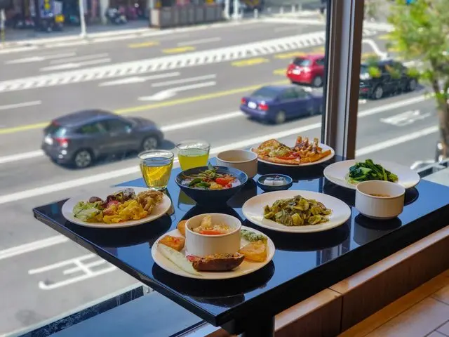 高雄美食||Double Veggie蔬食百匯-創新蔬食料理，肉食者也能成功征服味蕾 ||新興區、蔬食吃到飽