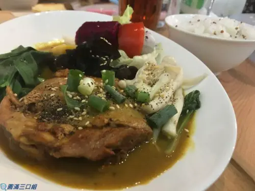 【食記】高雄前鎮_Mii ho 米禾食間@帶著單純 帶著爽口 來充電一下吧