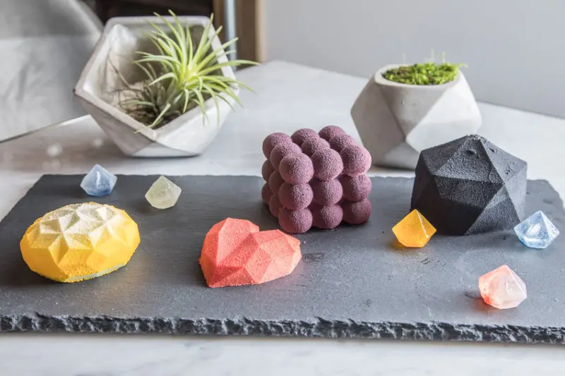 [台北大安]美拍！拍照零死角，網美系幾何慕斯蛋糕！金錦町 JinJinDing - 大手牽小手。玩樂趣