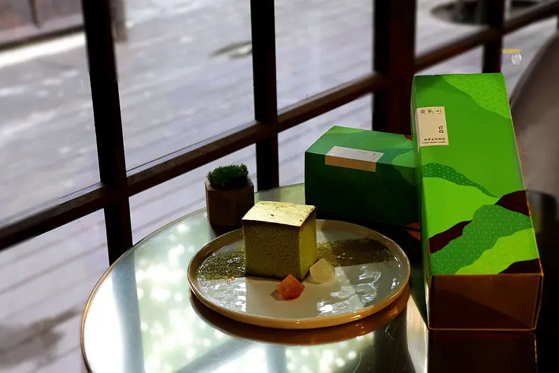 【東門站】金錦町- 顏值爆棚！金箔蜂蜜蛋糕 & 鑽石琥珀糖 | 美到捨不得吃。