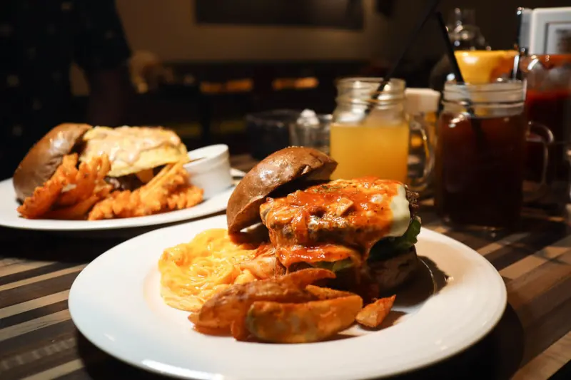 (西門捷運站)西門美式餐廳-Stan & Cat 史丹貓美式餐廳 西門店,全天候早午餐,客製化漢堡,西門聚餐地點,約會地點