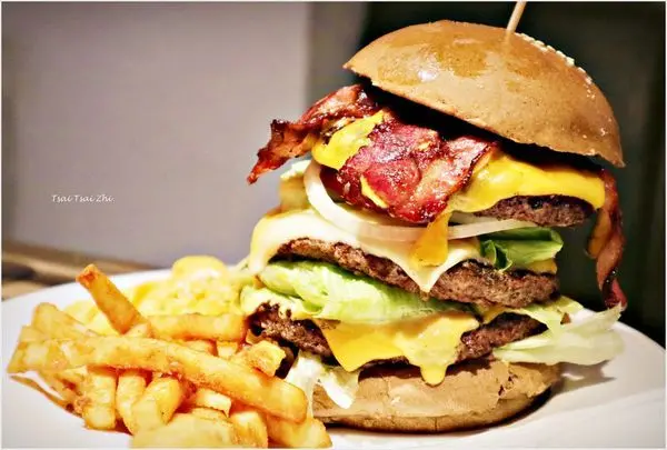 [台北萬華]Stan & Cat史丹貓美式餐廳-西門店|天啊！好大牛肉堡、美式火烤牛排早午餐、美式小點：歡樂派對組合(體驗券)