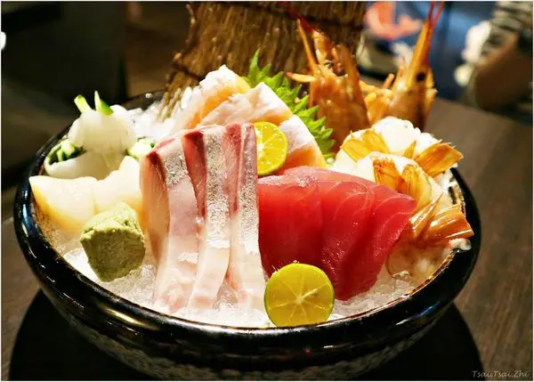 [台北松山]南京三民推薦美食-和の居日式料理居酒屋|胡麻菠菜捲、日式和風炸雞、極品綜合刺身、黃金蜆蒜湯、鹽烤極鮮透抽、海鹽牛肋條