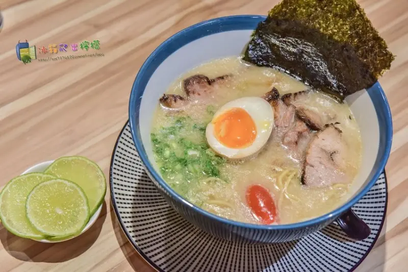 【食-新竹東區】Hiros らぁ麵 Kitchen❤日本人在台開的拉麵店❤豚骨高湯加新鮮檸檬片竟是如此絕配❤精燉慢熬48小時豚骨高湯❤福岡拉麵