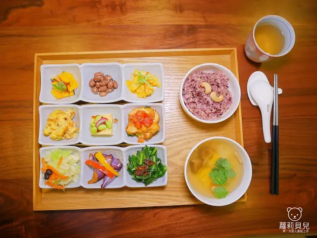素食推薦 聯安健康廚房 五彩蔬食九宮格套餐 台北 松山 小巨蛋