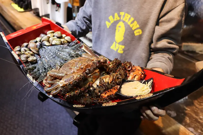 (府中站)板橋火鍋-上官木桶鍋 板橋店-源自蘆洲正官,客製化海鮮船,和牛火鍋,新口味湯底壽喜燒,內有新菜單,家庭聚餐,多人聚餐,套餐,單點