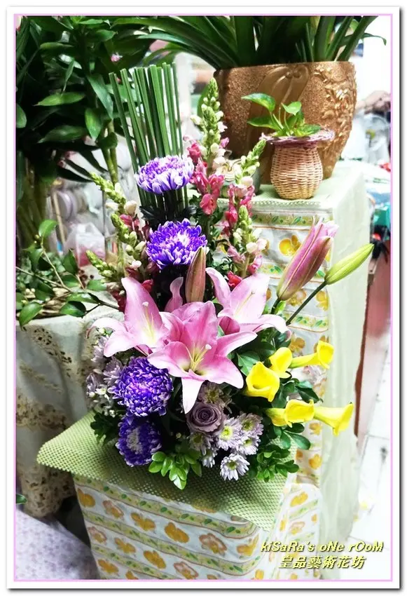 台中花藝．認真又具巧手美感的花藝大師──皇品藝術花坊．許皓鈞老師        
      