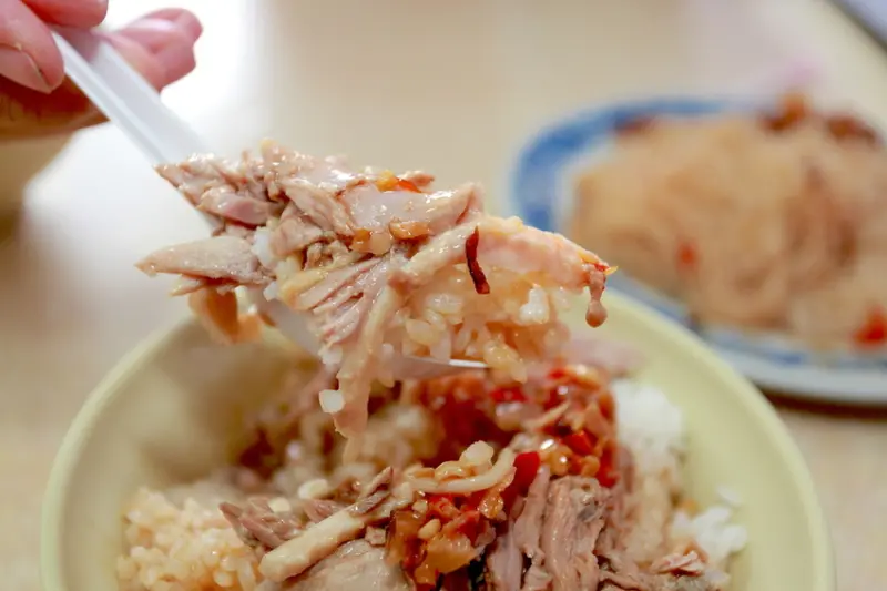 吃。台南|永康區｜崑山科技大學美食，排隊人潮不斷「阿明食堂」。