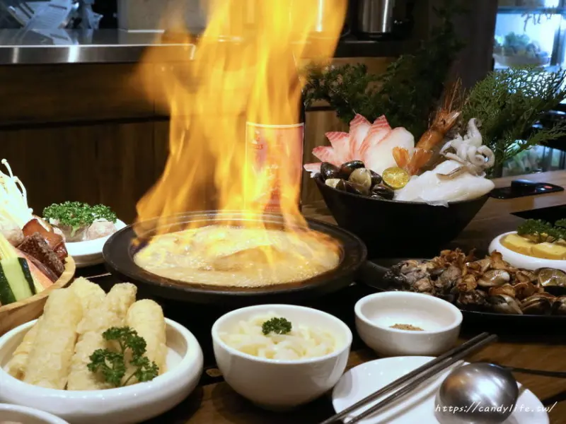 台中美食│尚石苑石頭火鍋專賣〃台中海線人氣火鍋！食材新鮮，服務又好，激推燒酒蛤蠣烏骨雞、一品花雕烏骨雞鍋～