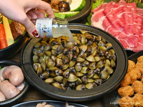 尚石苑石頭火鍋專賣│台中出現巨無霸雞佛！還有爆量黃金蜆鍋，加上干貝蜆精讓你元氣滿滿～